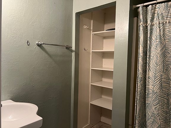 4th image of 2224 W Kent Ave