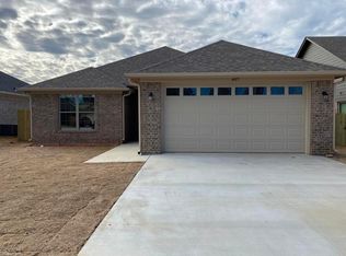 401 Myra Lynn Ln, Longview, TX 75605