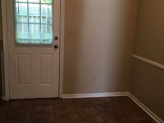 4th image of 300 Park Circle Pl #C