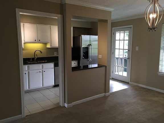 kitchen/ dining room