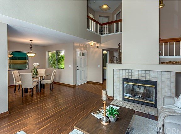 3rd image of 18 Rosewood