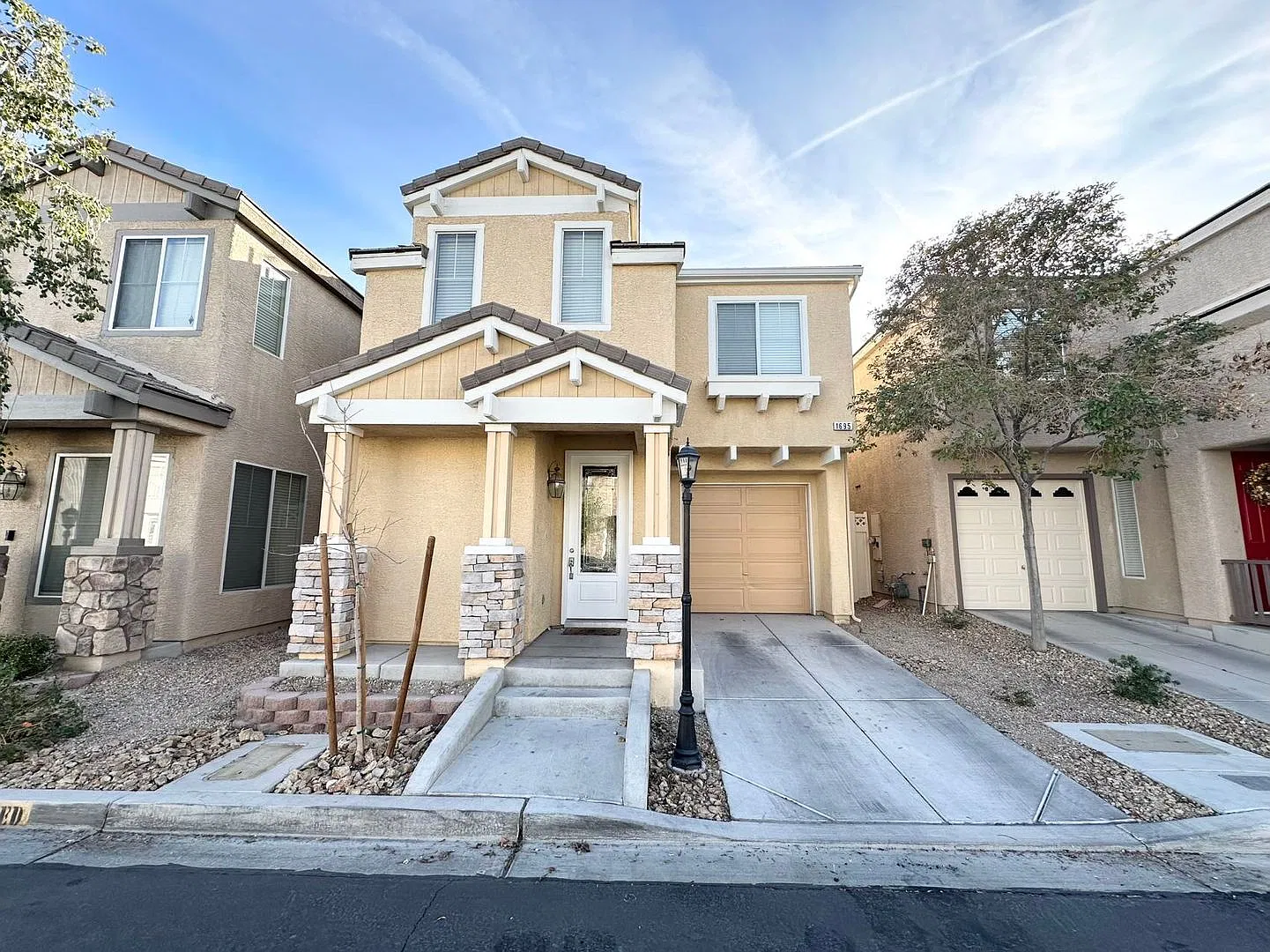 Charming 2-bedroom, 3-bathroom home in the heart of Las Vegas — Photo 2