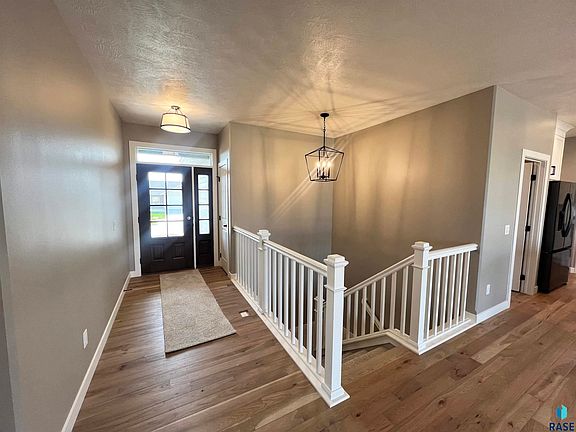 4th image of 2613 S Galena Ave