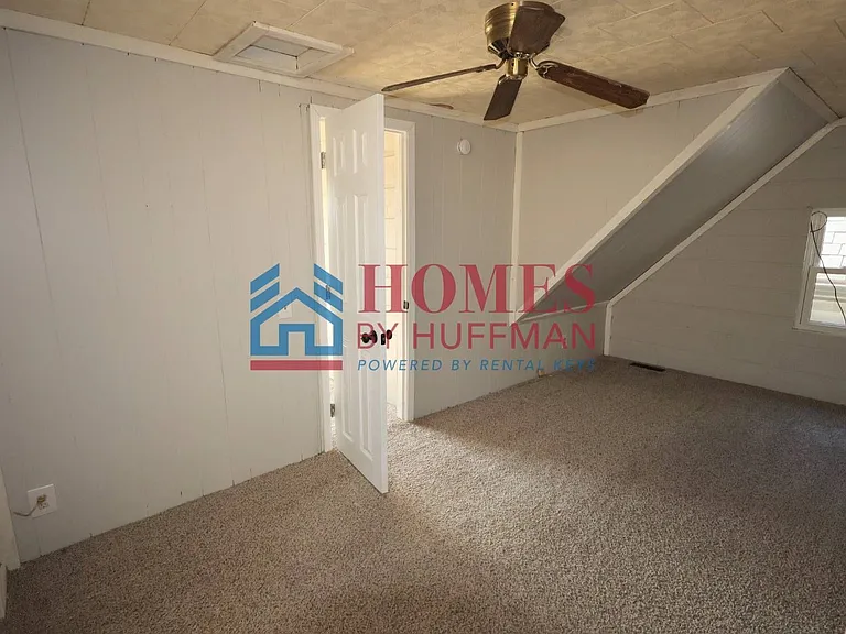 1219 Harriet St — Photo 9