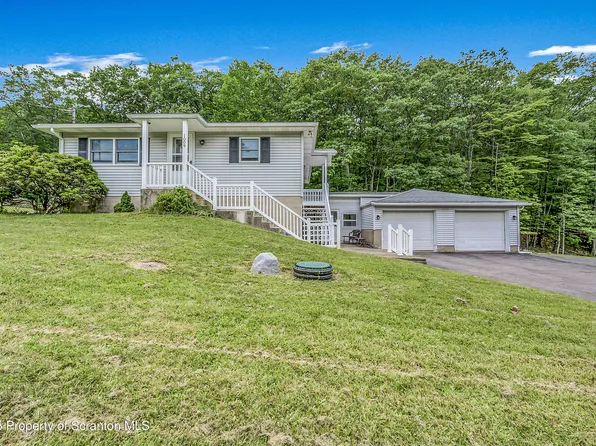 1009 Newton Rd, Newtown, PA 18411