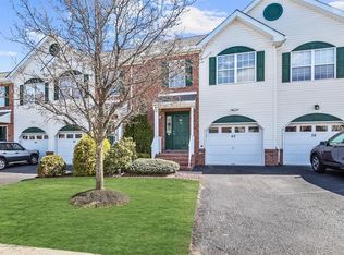 40 Heron Ct, Manalapan, NJ 07726