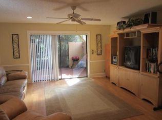9850 NW 10th St, Pembroke Pines, FL 33024