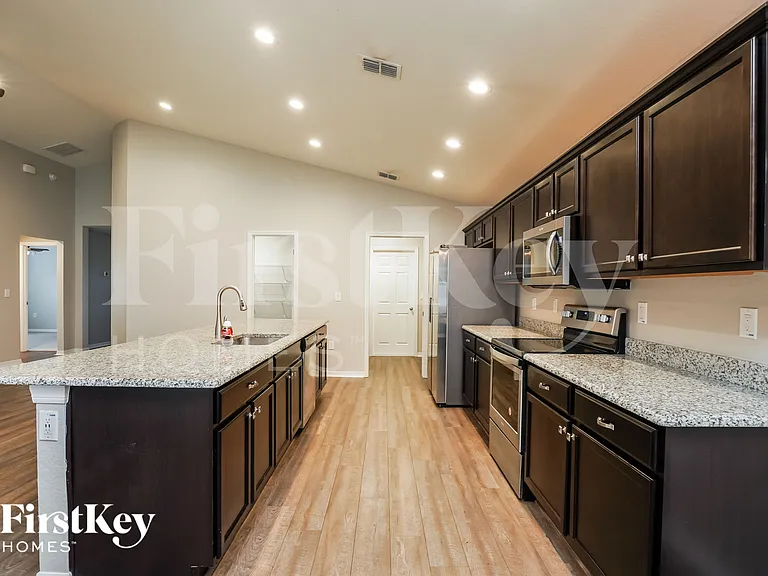 250 Sandestin Dr — Photo 3