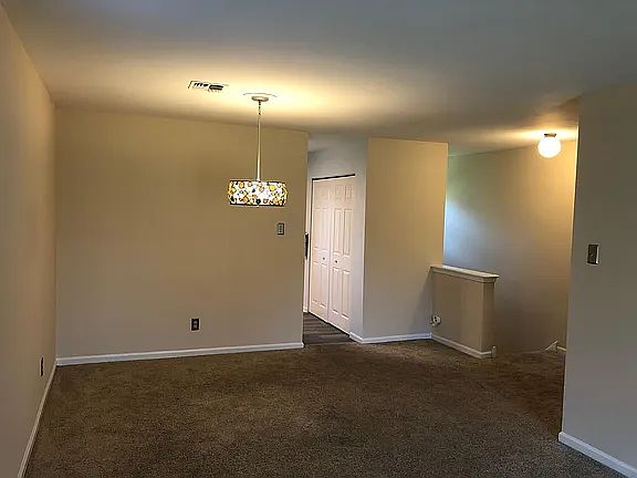 4th image of 724 Bradford Ter