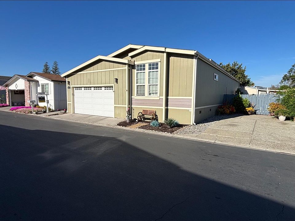 1st image of 434 Chateau La Salle Dr #434