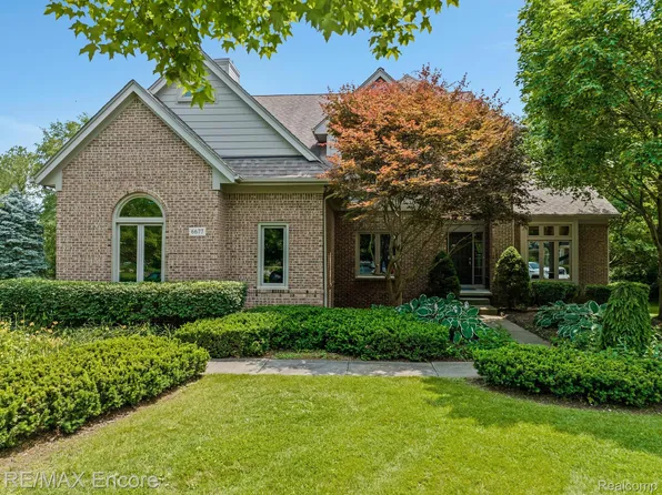 6677 Weston Ct, Clarkston, MI 48348