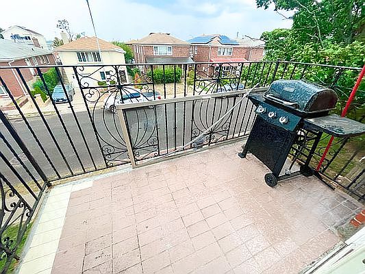 5th image of 3846 Poplar Ave APT 2