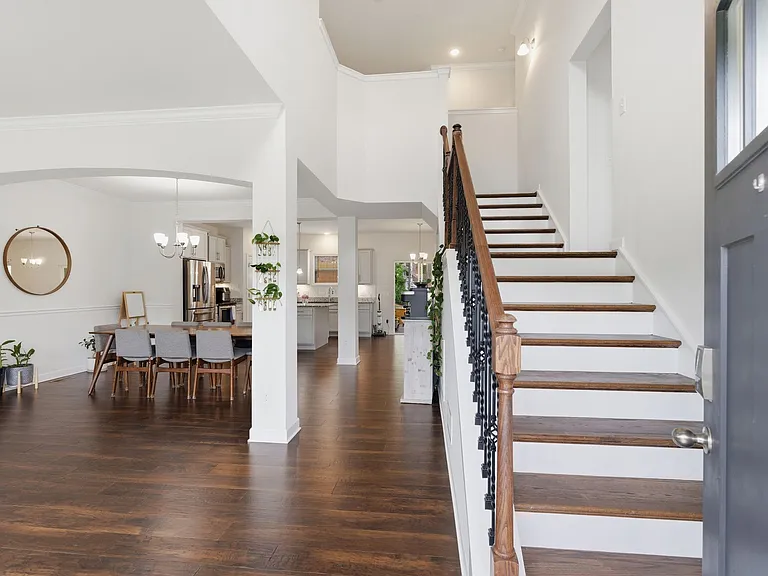 1101 Knobcrest Ct — Photo 3