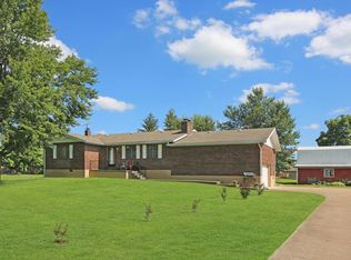 1202 E 17th St, Mountain Grove, MO 65711