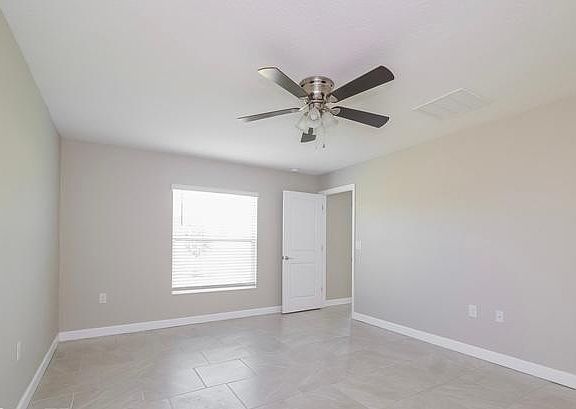 3rd image of 209 Taft Dr