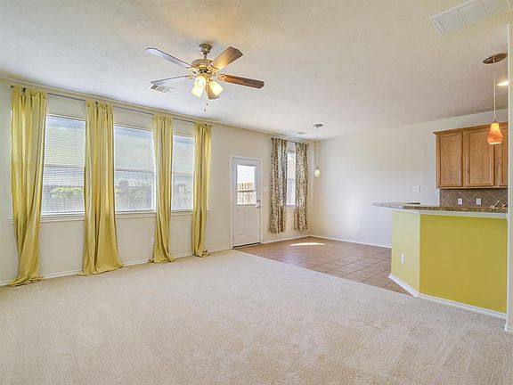 5th image of 2712 Maybrook Hollow Ln