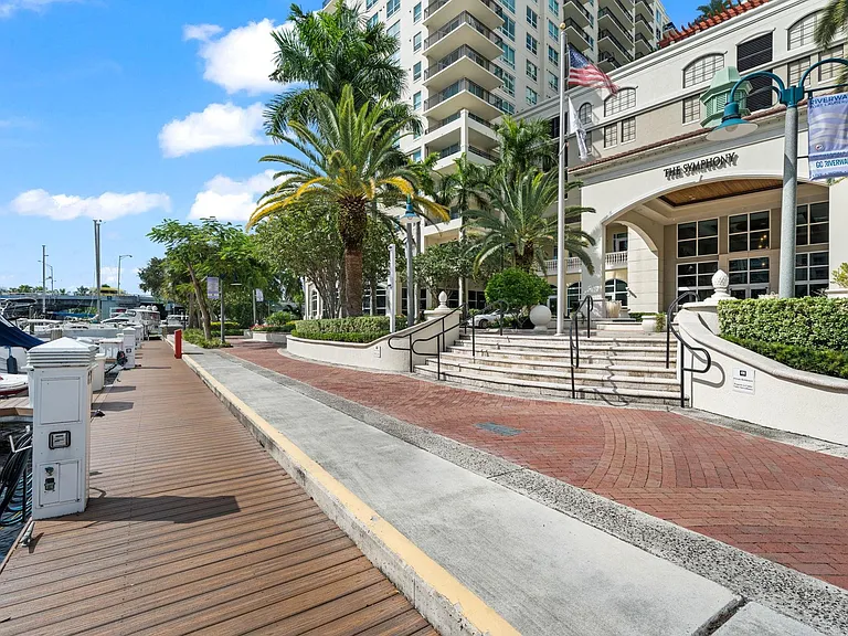 610 W Las Olas Blvd #1016N — Photo 49
