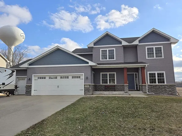 956 Farmers Ridge Trl, Belle Plaine, MN 56011