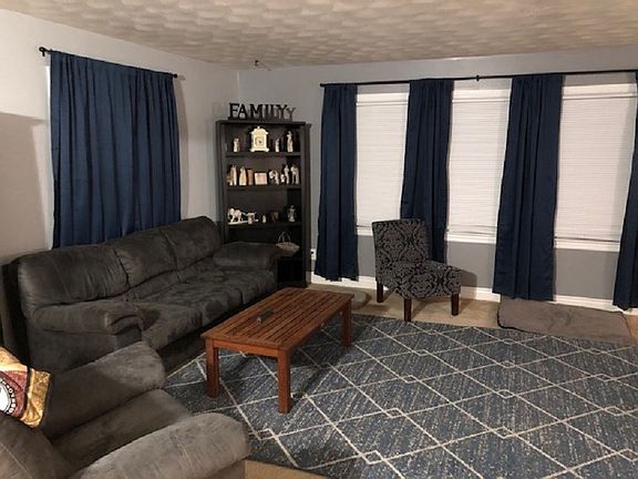 3rd image of 567 Earlham Dr
