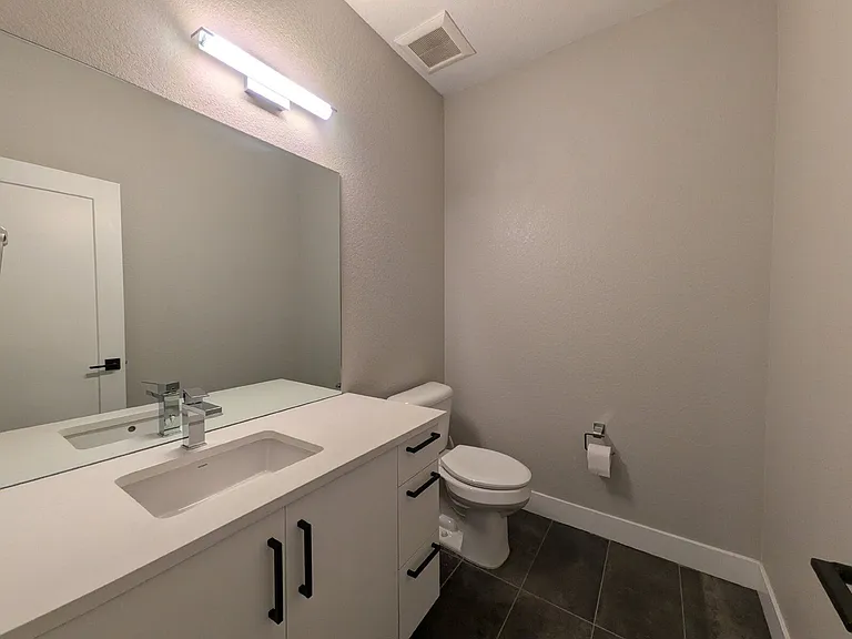 5009 S Prince Pl — Photo 18