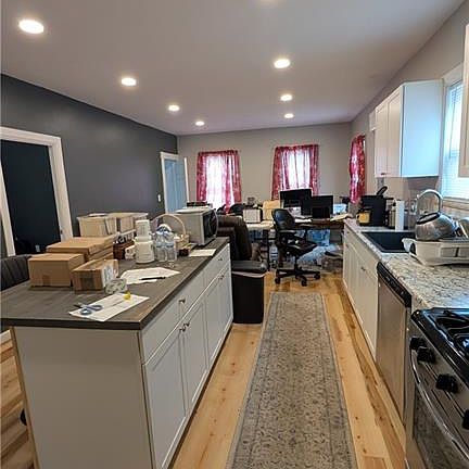 5th image of 155 Purchase St