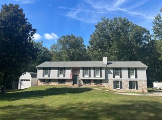 5808 Oak Grove St, Lorton, VA 22079