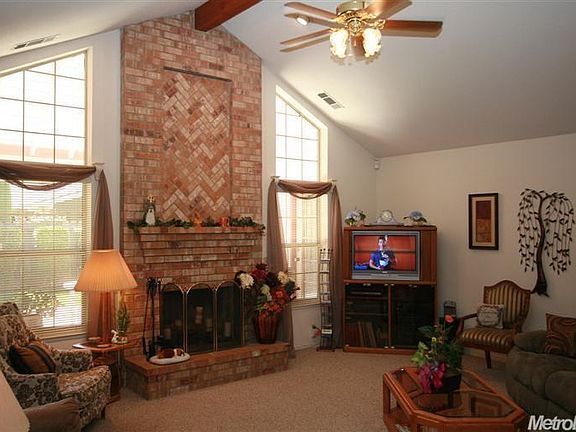 2nd image of 20188 N Mountain View Ct