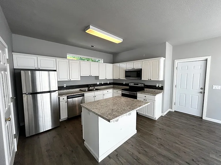16987 SW Kattegat Dr — Photo 5