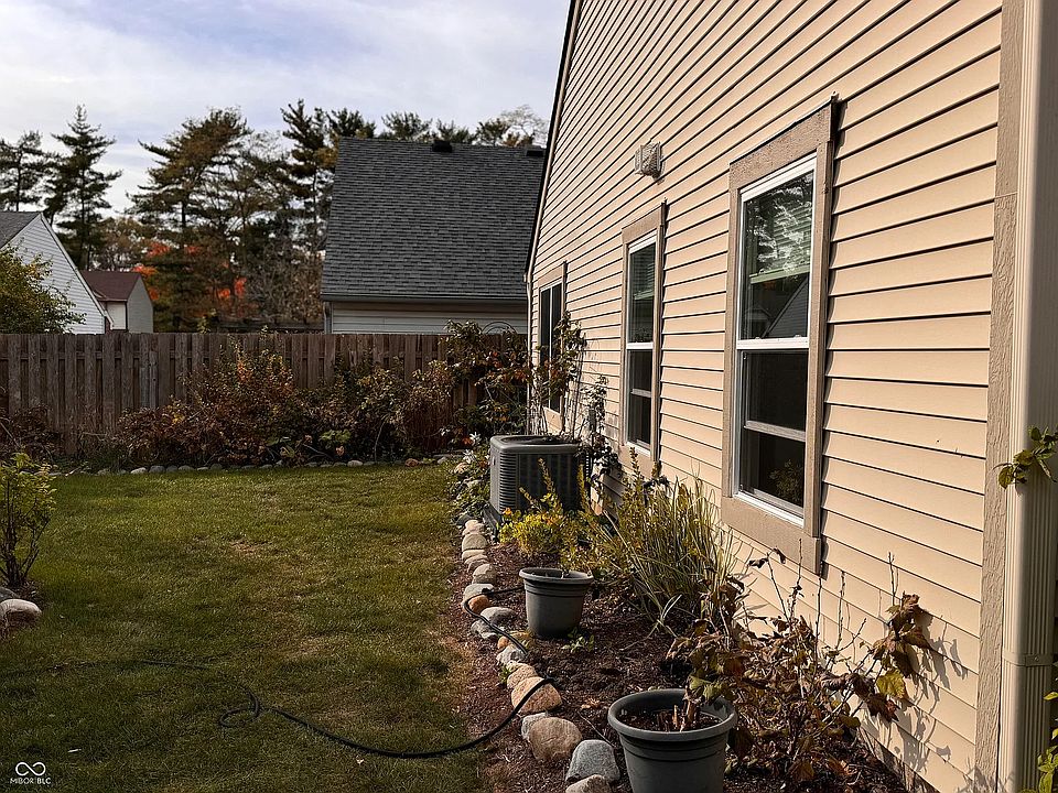 2nd image of 9680 River Oak Ln E