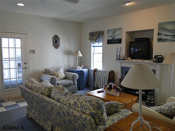 5th image of 1327 Haven Ave