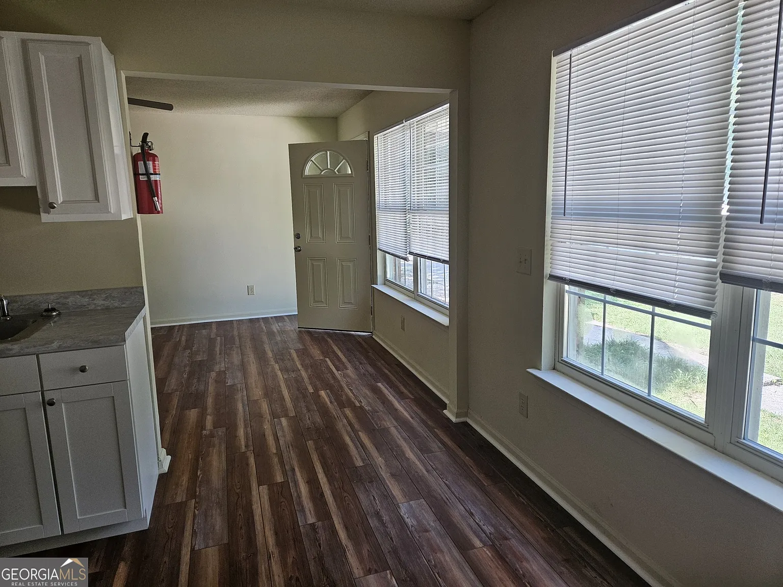 2 bed, 2.0 bath, 955 sqft, $1,325 — Photo 3