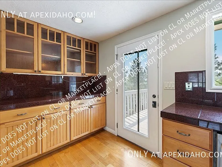 801 N Haines St — Photo 16