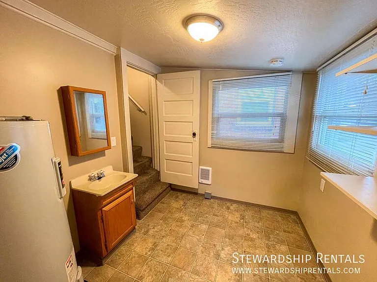 942 E 18th Ave #15 — Photo 7