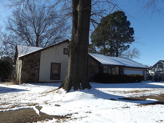 3rd image of 6839 Gilford Dr