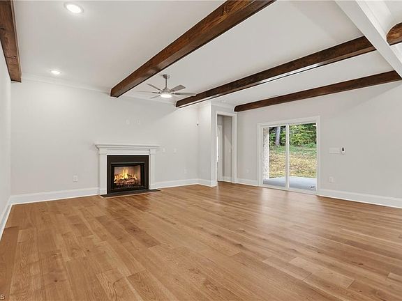 4th image of 201 Indian Wells Cir