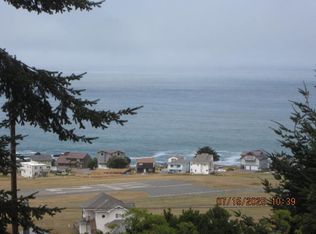 88 Shaker Rd, Whitethorn, CA 95589