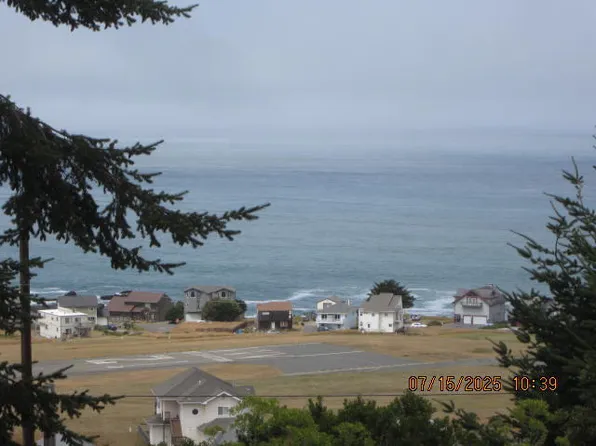 88 Shaker Rd, Whitethorn, CA 95589