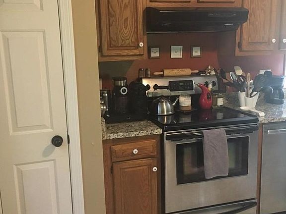 2nd image of 11 N Wind Dr
