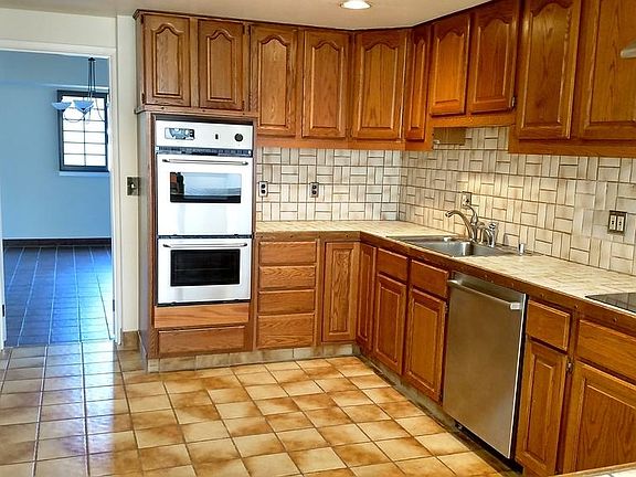 3rd image of 2642 Duhallow Way