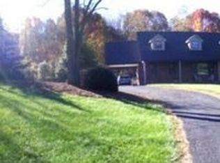 141 W Hill Farm Dr, Staunton, VA 24401