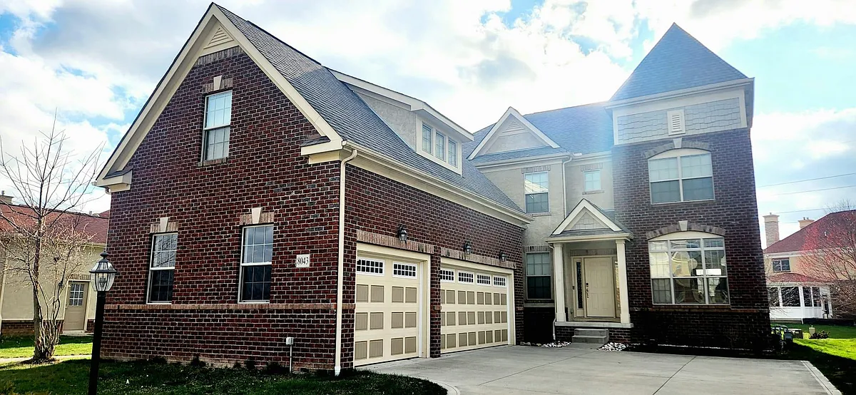 Building Photo - 8043 Oak Meadow Dr