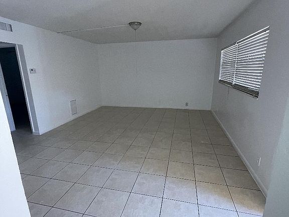 2nd image of 190 SE 12th Ave APT 7A