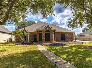 5243 Lakeshore Dr, Willis, TX 77318