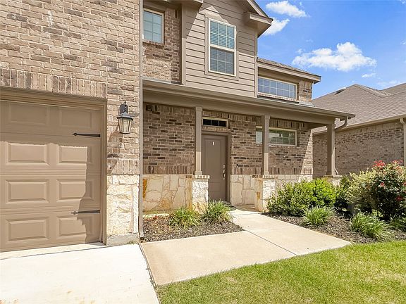 2nd image of 10415 Lone Star Way