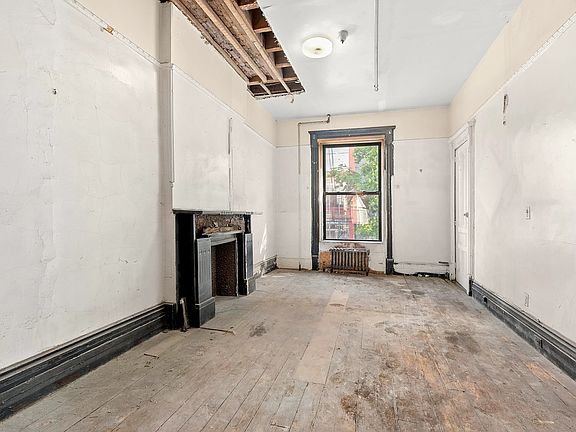 5th image of 34 E 126th St