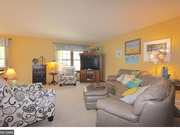 4th image of 1428 Willow Ave