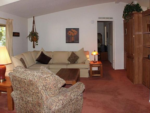 2nd image of 635 Hermitage St #635