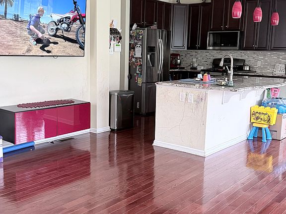 5th image of 6214 Lenox Ln