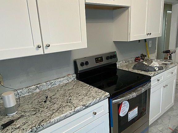 3rd image of 2112 E Outer Dr