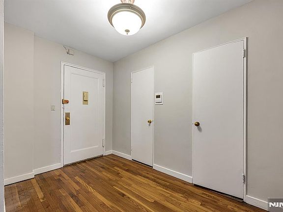 3rd image of 8300 Boulevard E #4D